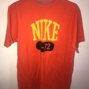 Nike Men’s Large T-Shirt